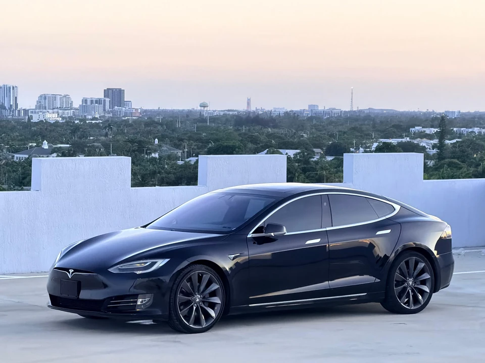 2016 Tesla Model S - Image 7 of 31