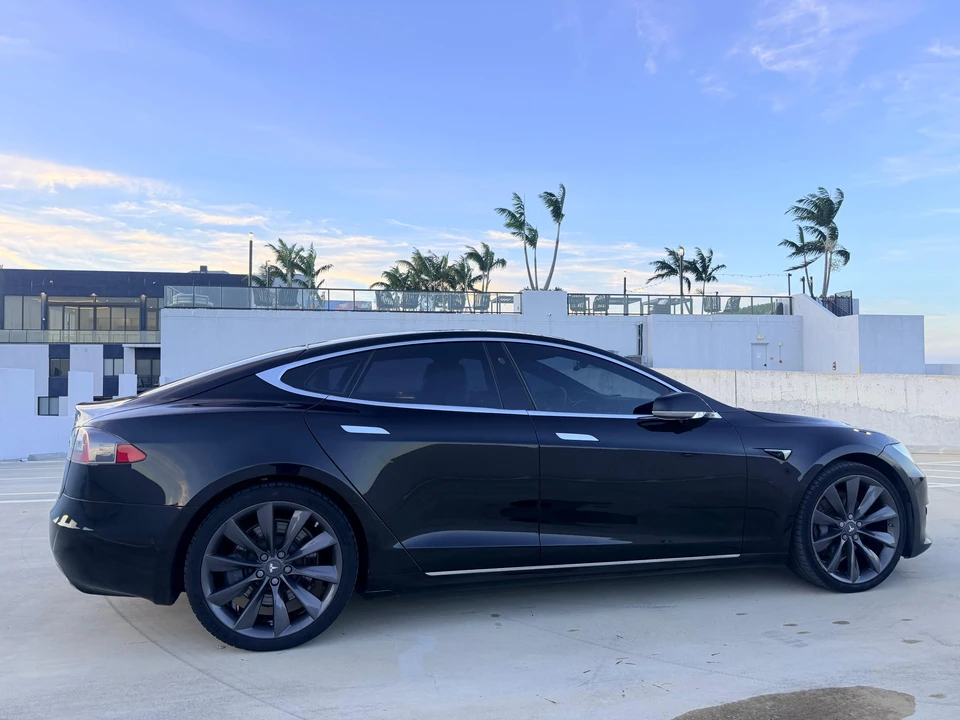 2016 Tesla Model S - Image 20 of 31