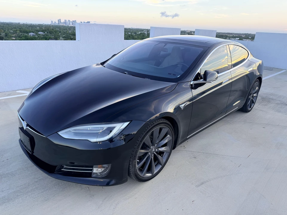 2016 Tesla Model S - Image 16 of 31
