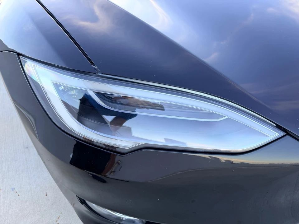 2016 Tesla Model S - Image 26 of 31