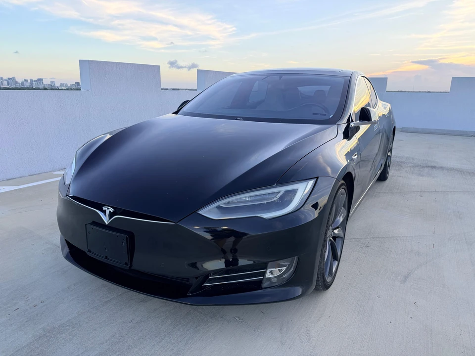 2016 Tesla Model S - Image 15 of 31