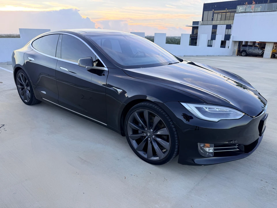 2016 Tesla Model S - Image 22 of 31