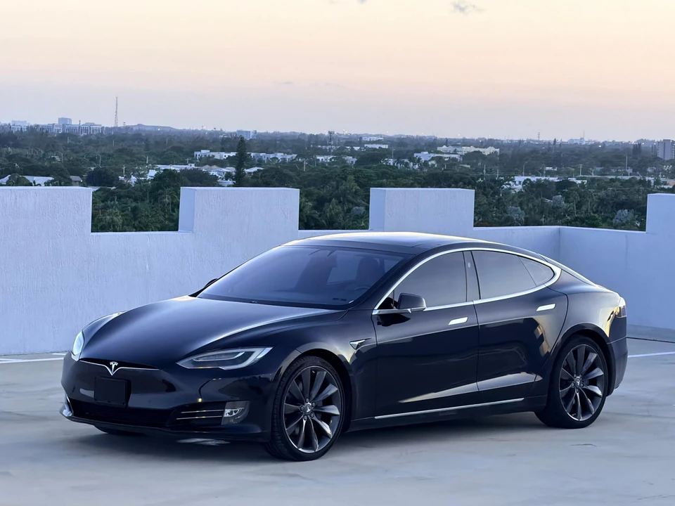 2016 Tesla Model S - Image 6 of 31