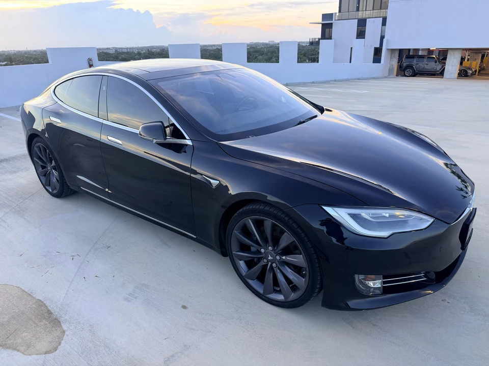 2016 Tesla Model S - Image 21 of 31