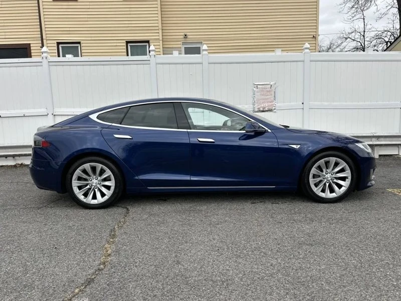 2016 Tesla Model S - Image 8 of 12