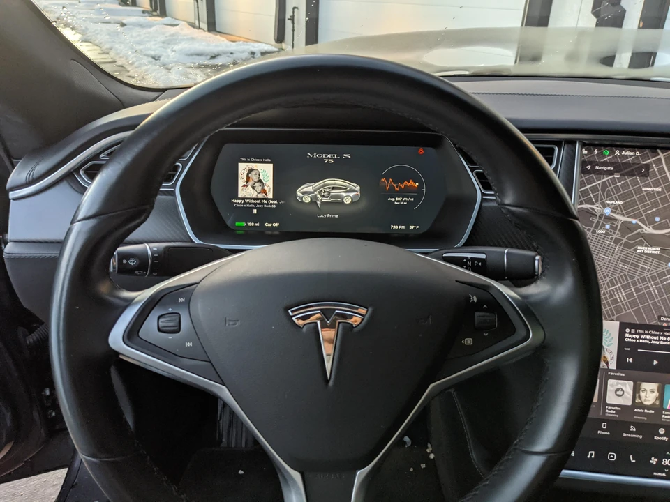 2016 Tesla Model S - Image 23 of 31