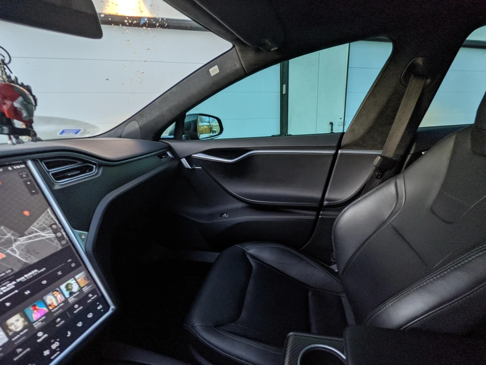 2016 Tesla Model S - Image 24 of 31