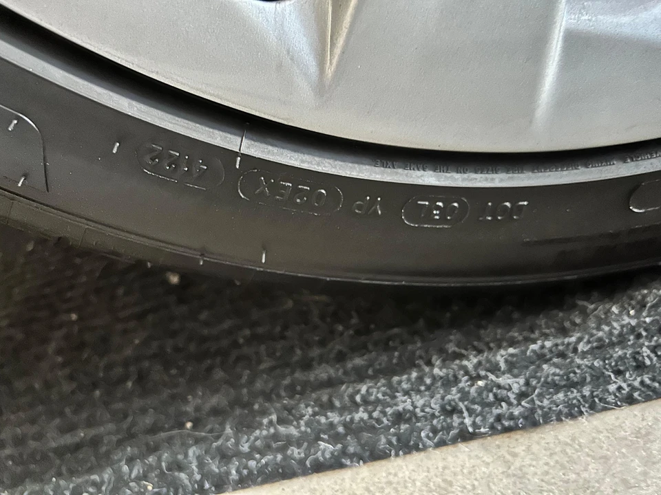 2016 Tesla Model S - Image 25 of 29