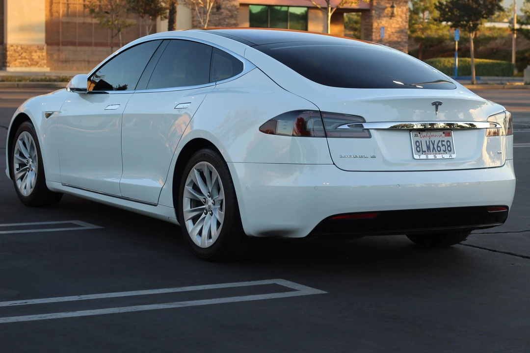 2016 Tesla Model S - Image 4 of 29
