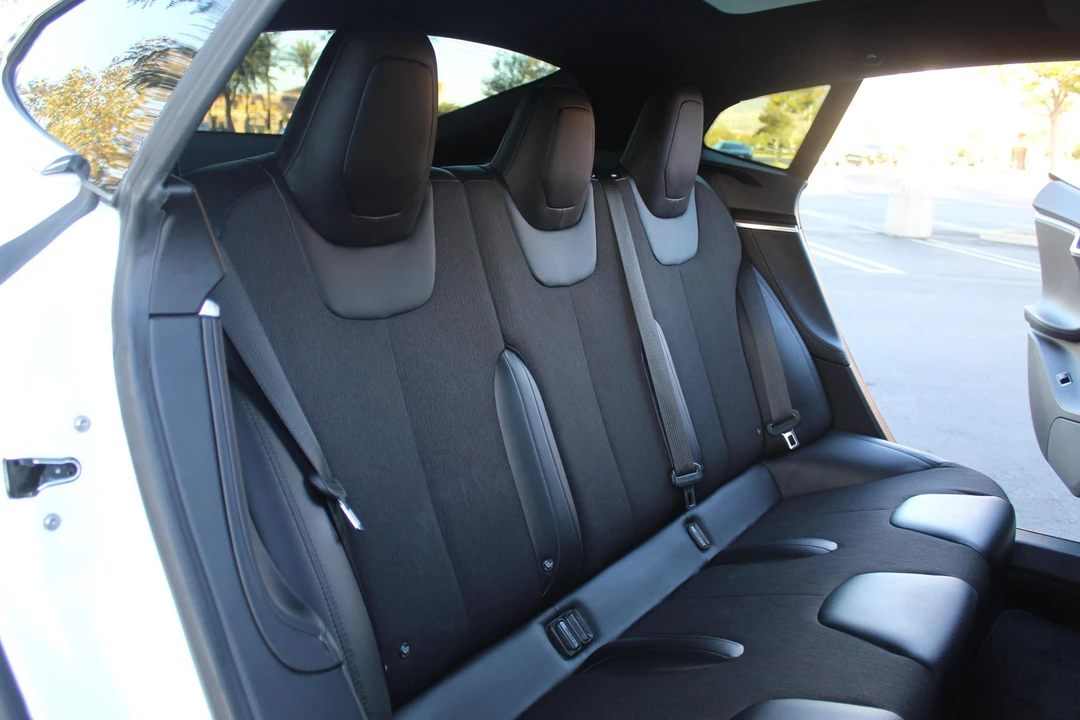 2016 Tesla Model S - Image 28 of 29