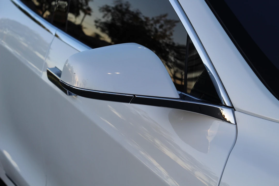 2016 Tesla Model S - Image 18 of 29