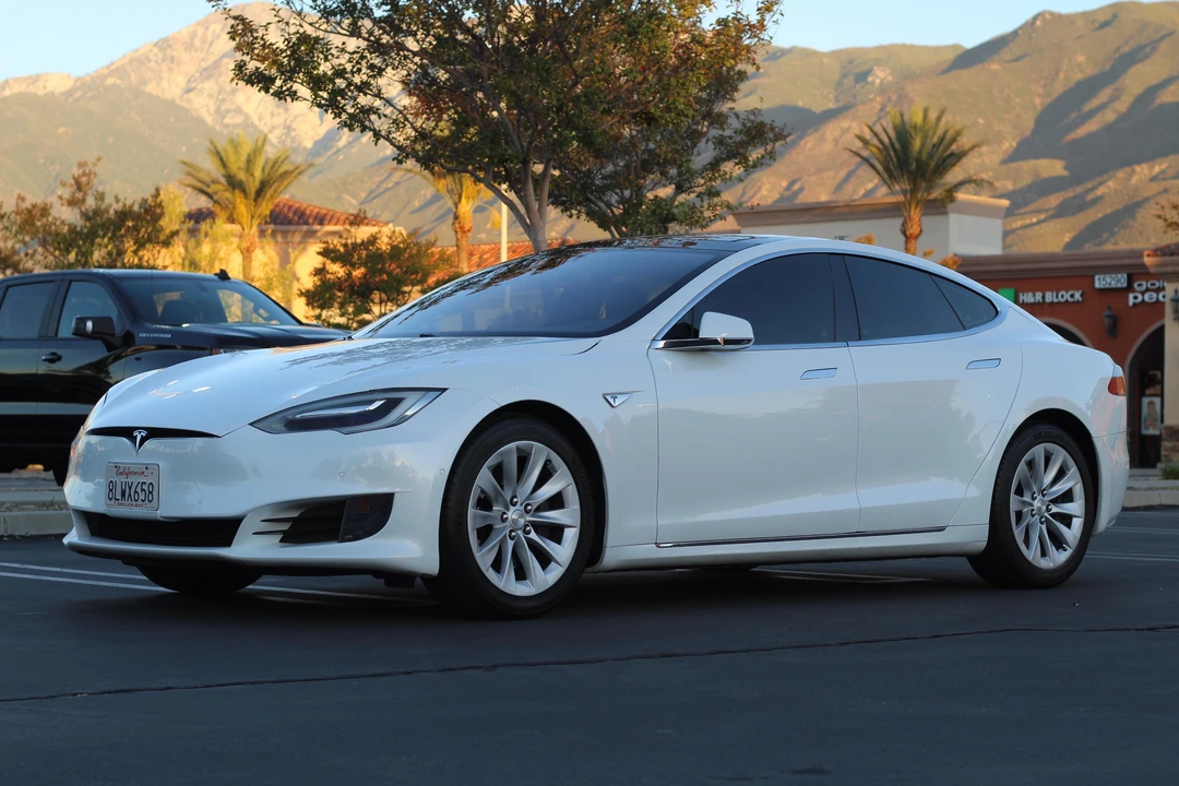 2016 Tesla Model S - Image 7 of 29