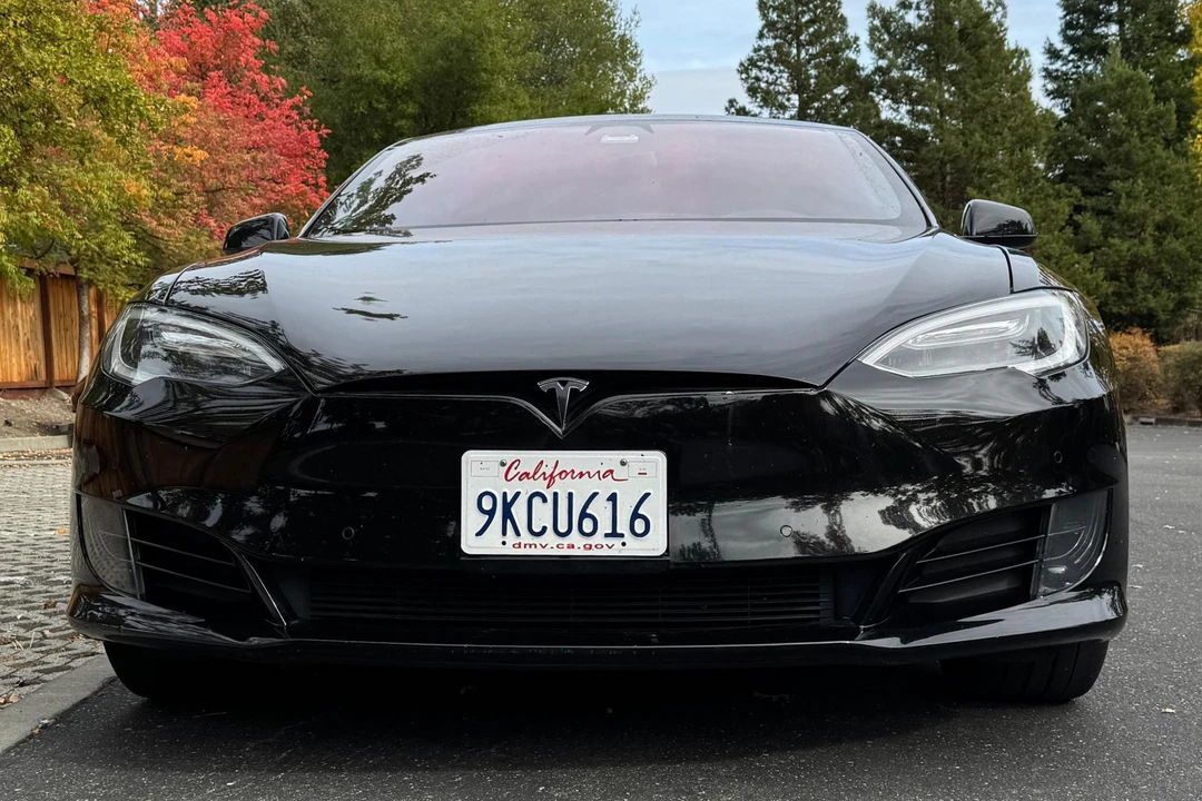 2016 Tesla Model S - Image 2 of 31