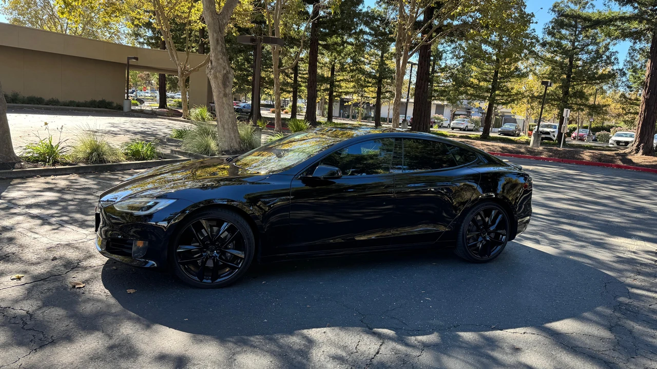 2016 Tesla Model S - Image 13 of 31