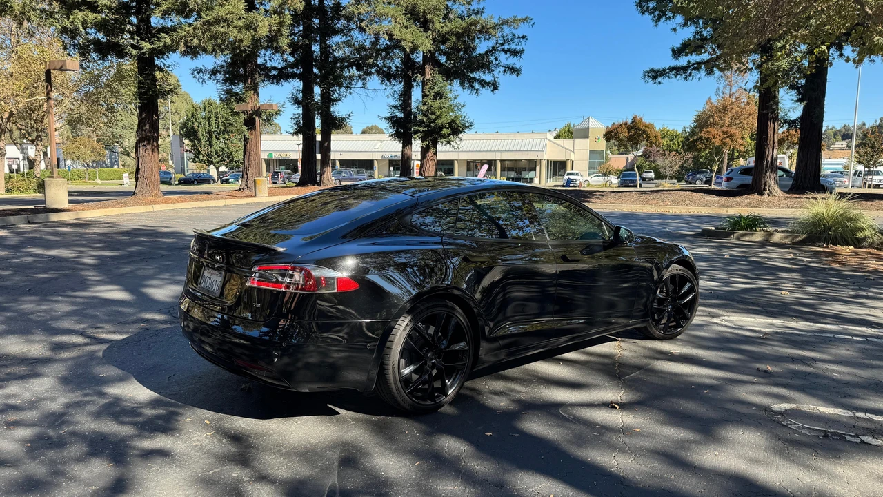2016 Tesla Model S - Image 24 of 31