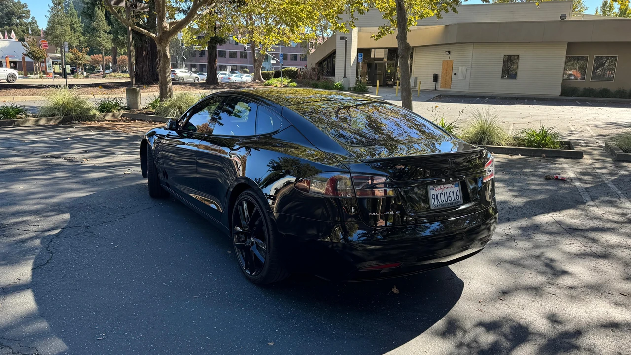 2016 Tesla Model S - Image 19 of 31