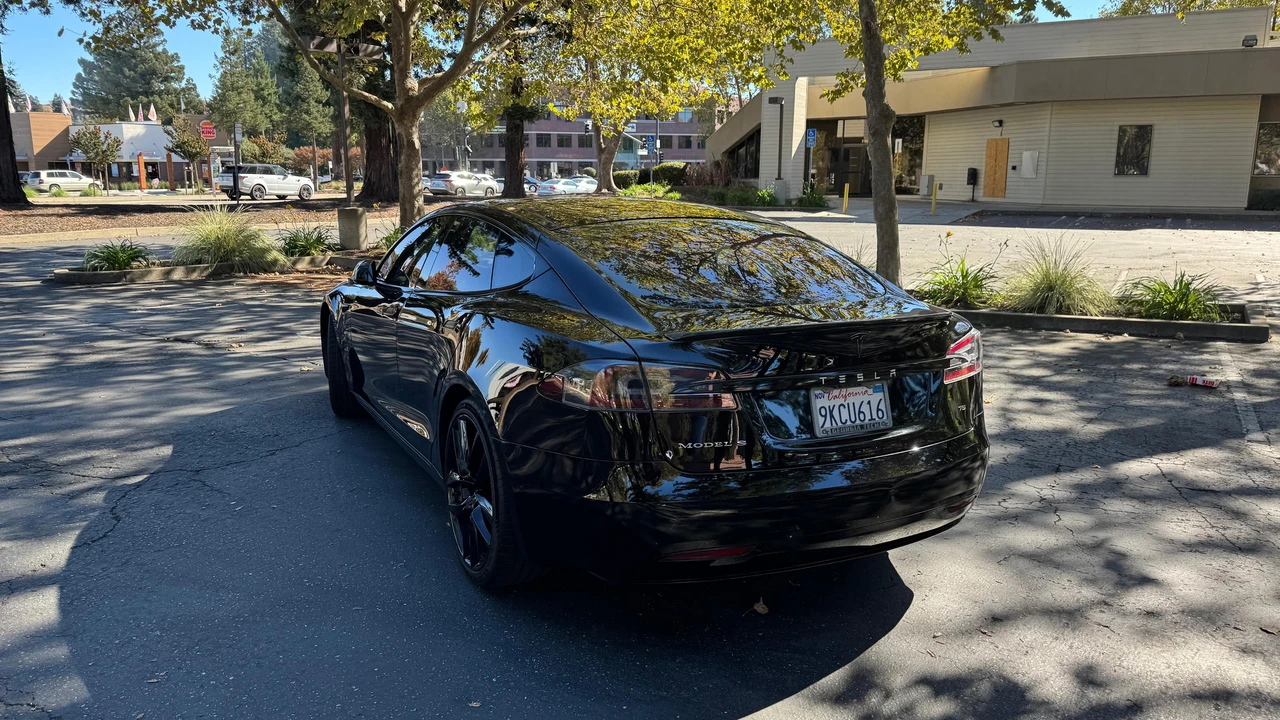 2016 Tesla Model S - Image 20 of 31