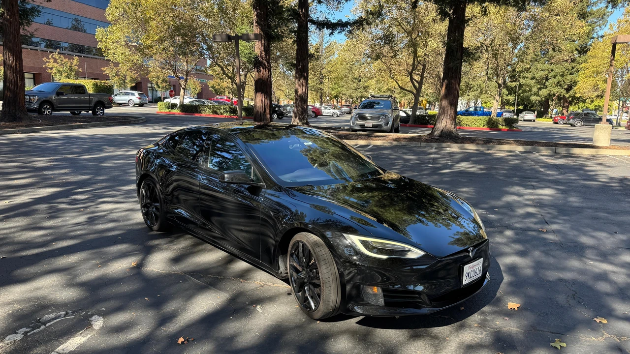 2016 Tesla Model S - Image 29 of 31