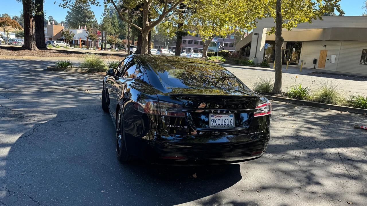 2016 Tesla Model S - Image 21 of 31
