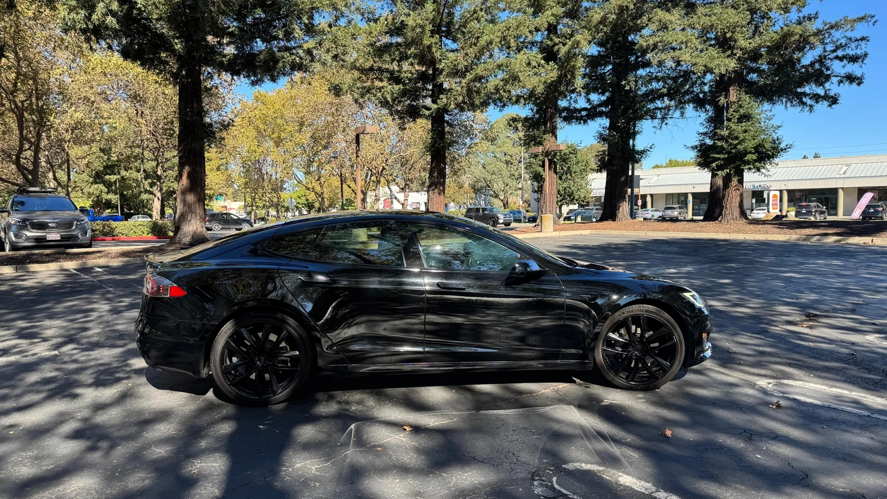 2016 Tesla Model S - Image 26 of 31