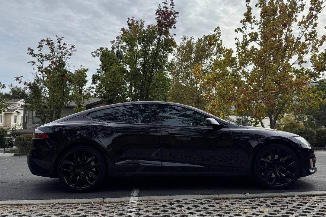 2016 Tesla Model S - Image 9 of 31