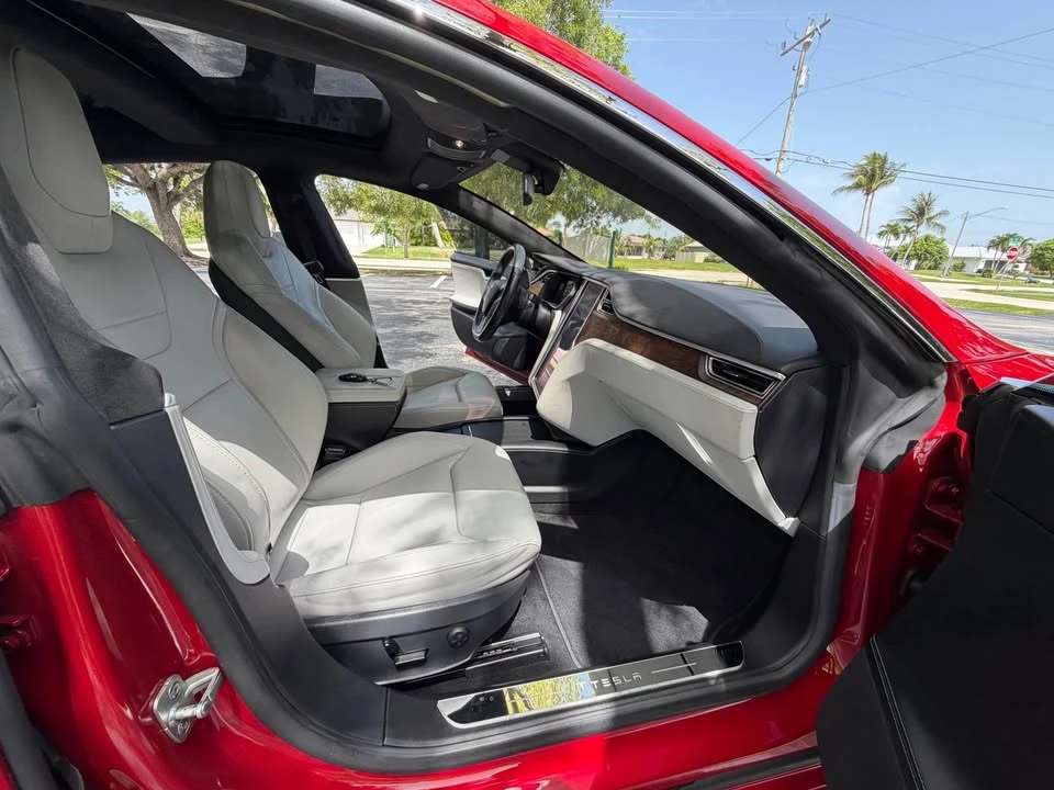 2016 Tesla Model S - Image 6 of 14