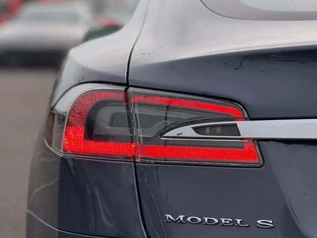 2016 Tesla Model S - Image 9 of 12