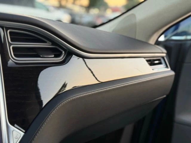 2016 Tesla Model S - Image 19 of 20