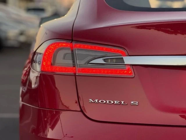 2016 Tesla Model S - Image 9 of 21