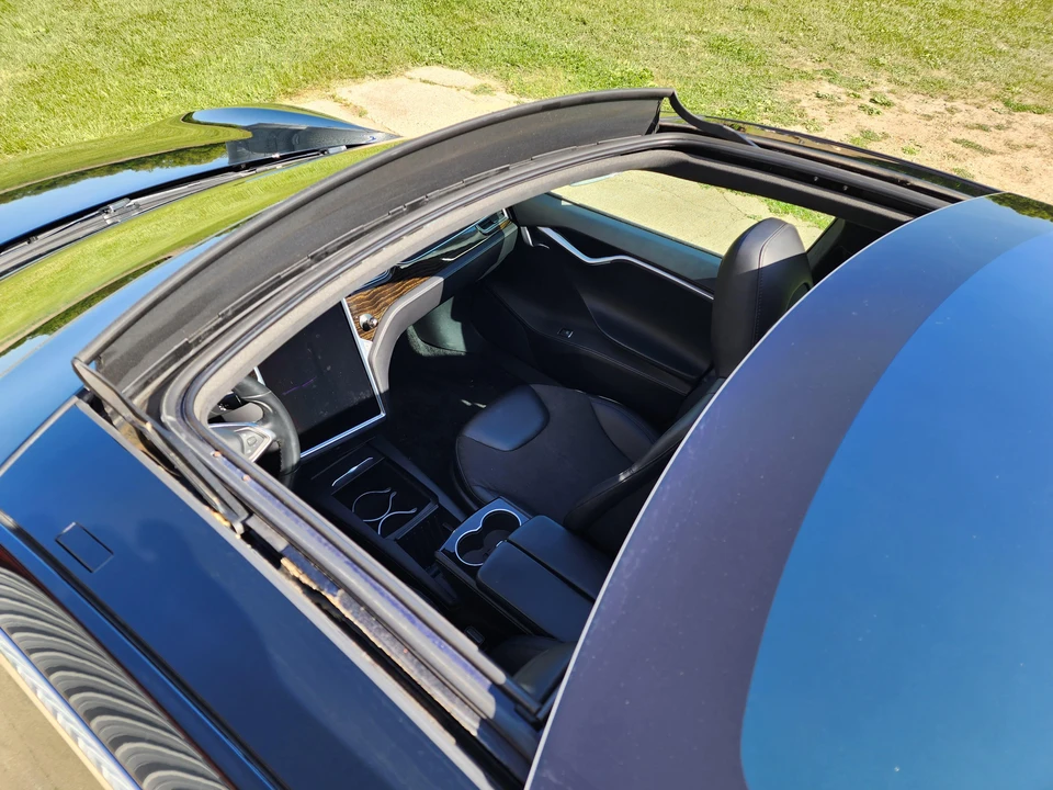 2016 Tesla Model S - Image 12 of 31