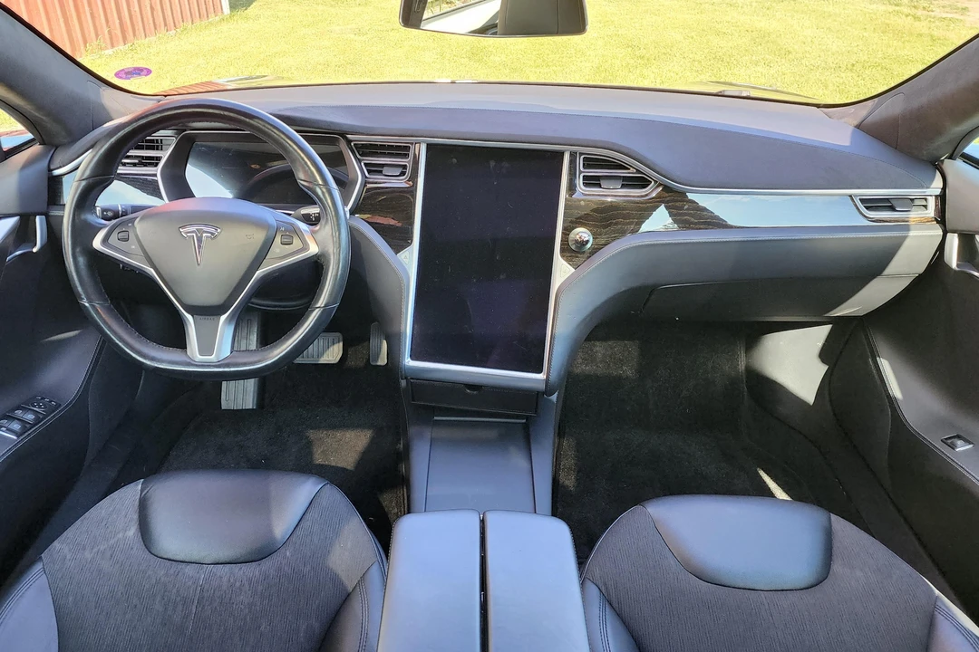 2016 Tesla Model S - Image 28 of 31