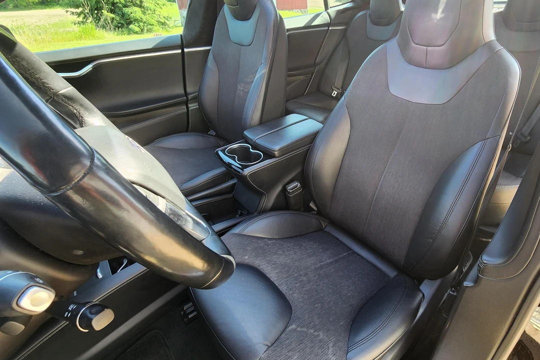 2016 Tesla Model S - Image 29 of 31