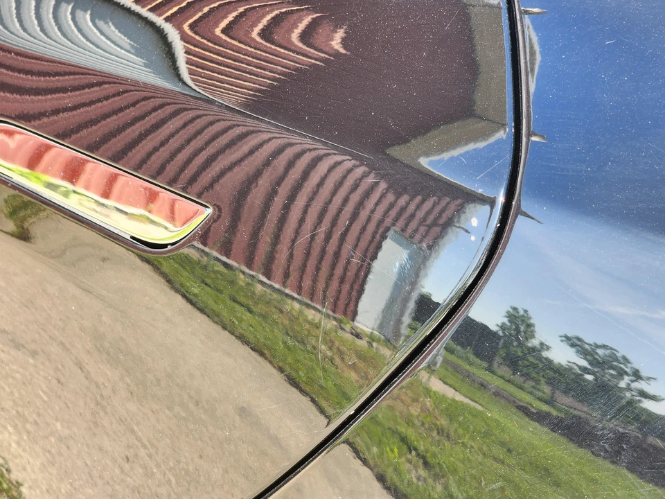 2016 Tesla Model S - Image 17 of 31