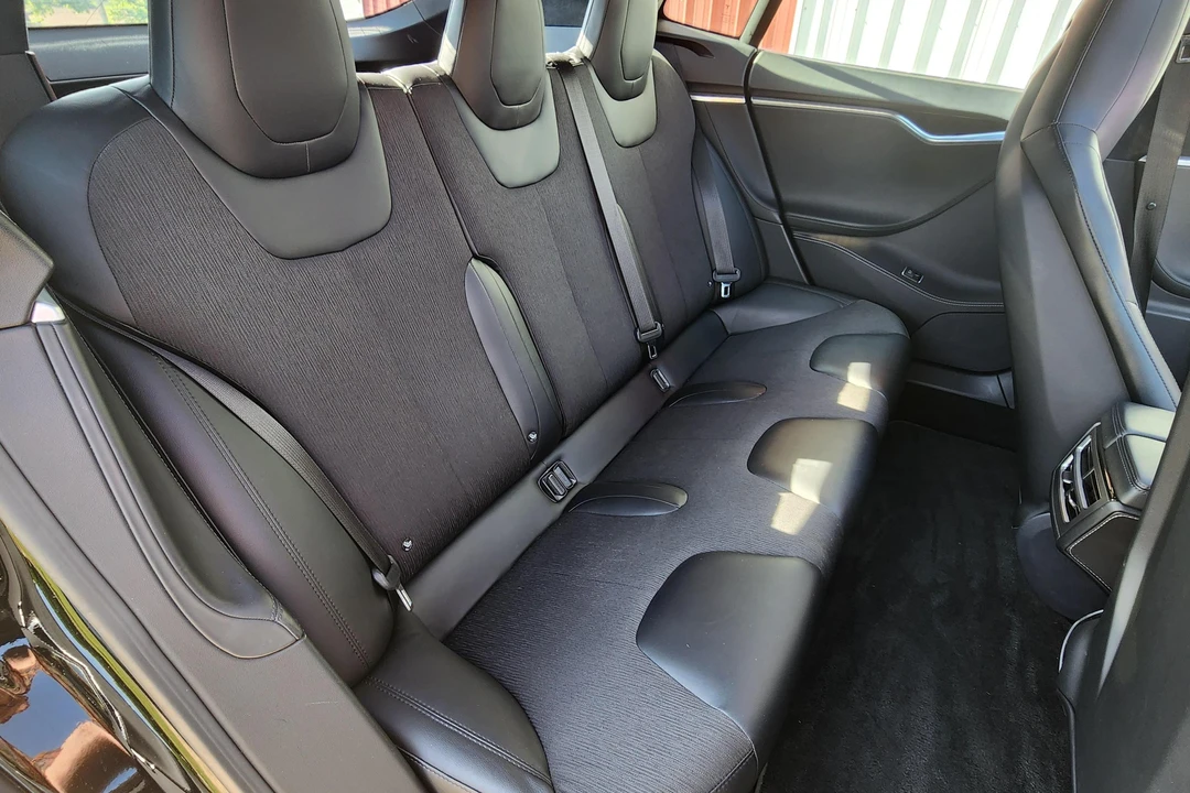 2016 Tesla Model S - Image 30 of 31