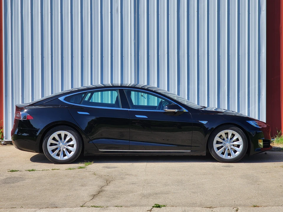 2016 Tesla Model S - Image 8 of 31
