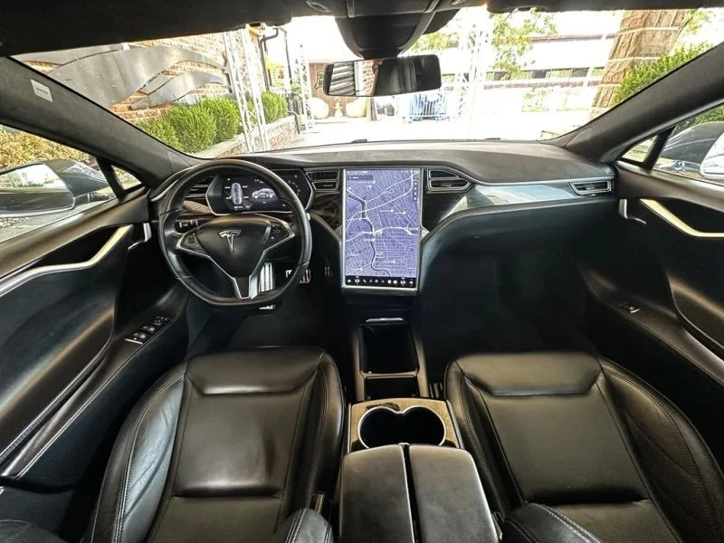 2016 Tesla Model S - Image 9 of 12