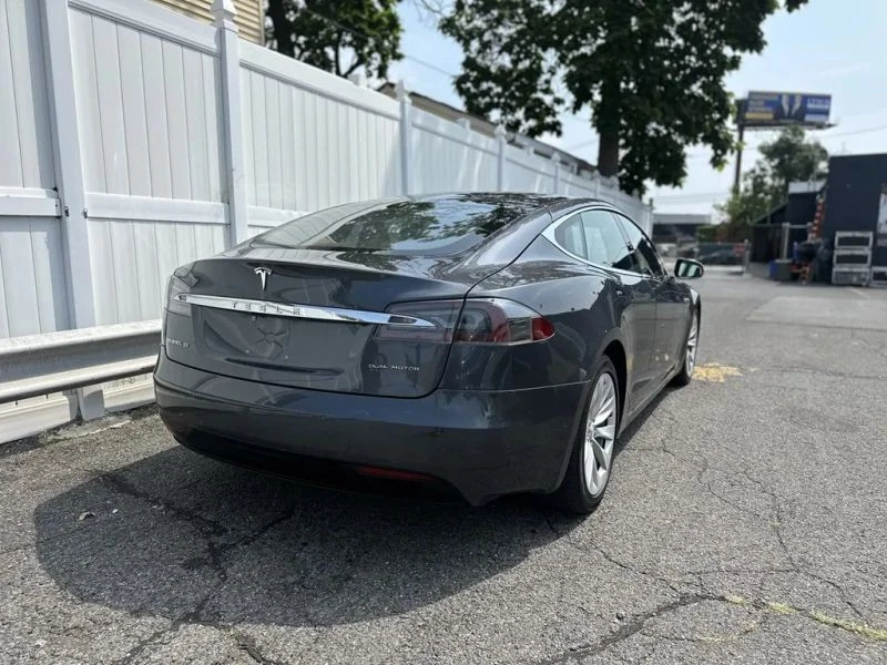 2016 Tesla Model S - Image 7 of 12