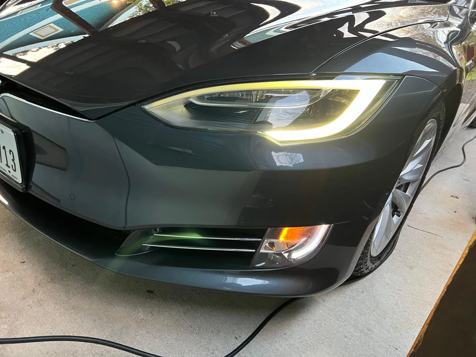 2016 Tesla Model S - Image 19 of 31