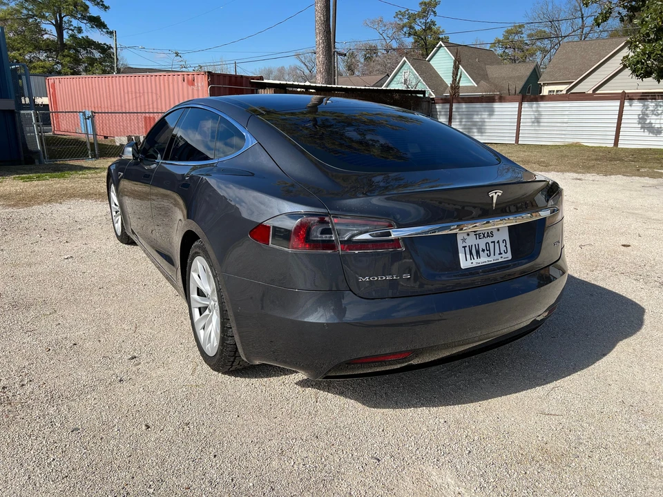 2016 Tesla Model S - Image 11 of 31