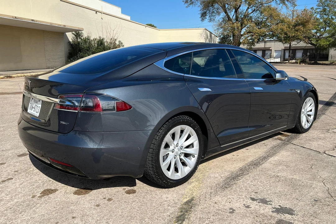2016 Tesla Model S - Image 4 of 31