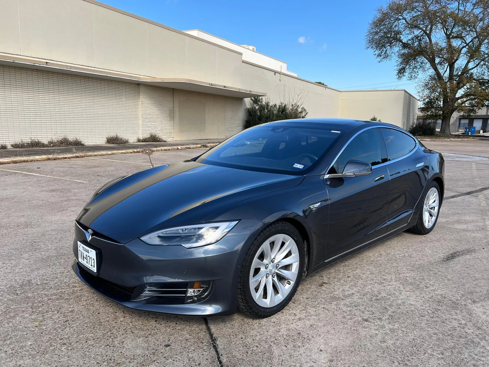 2016 Tesla Model S - Image 7 of 31
