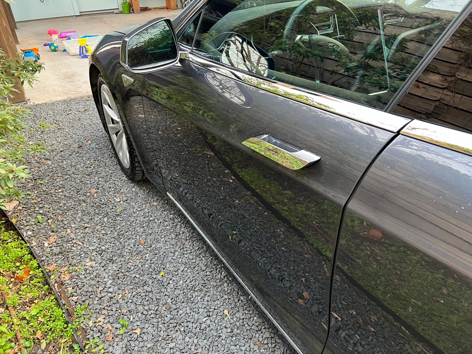 2016 Tesla Model S - Image 23 of 31