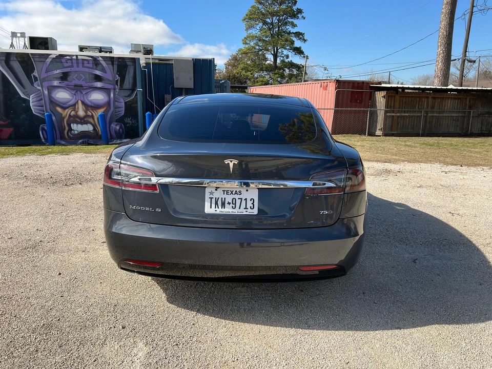 2016 Tesla Model S - Image 12 of 31