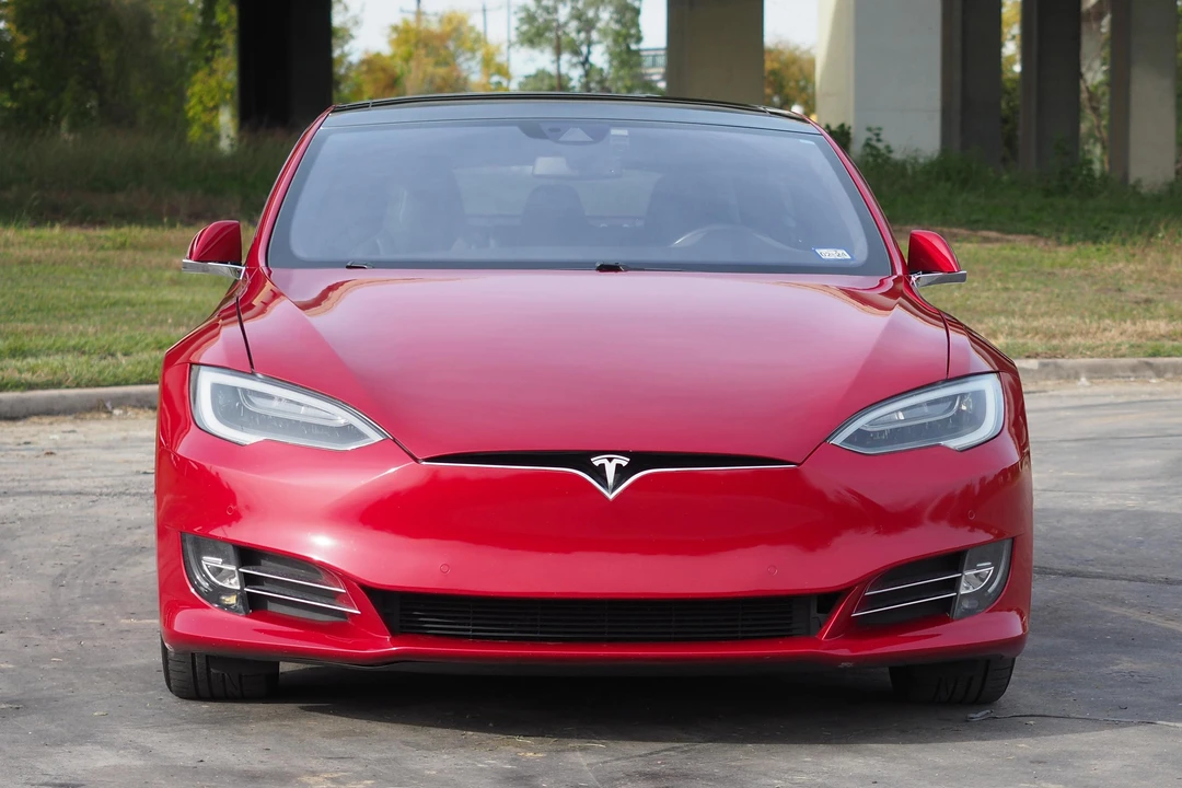 2016 Tesla Model S - Image 2 of 31