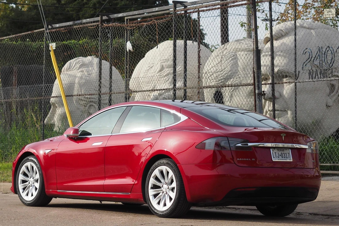 2016 Tesla Model S - Image 4 of 31