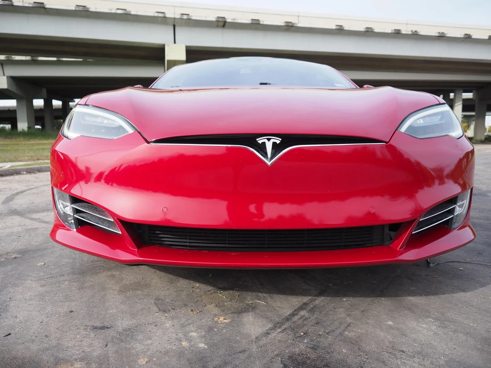 2016 Tesla Model S - Image 6 of 31