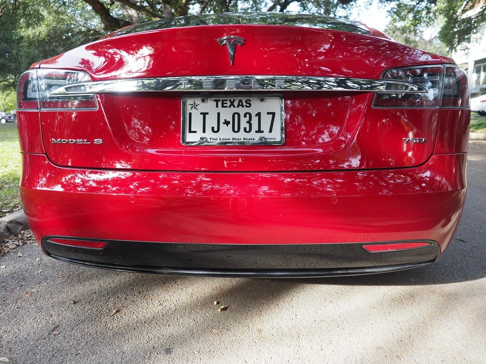 2016 Tesla Model S - Image 20 of 31
