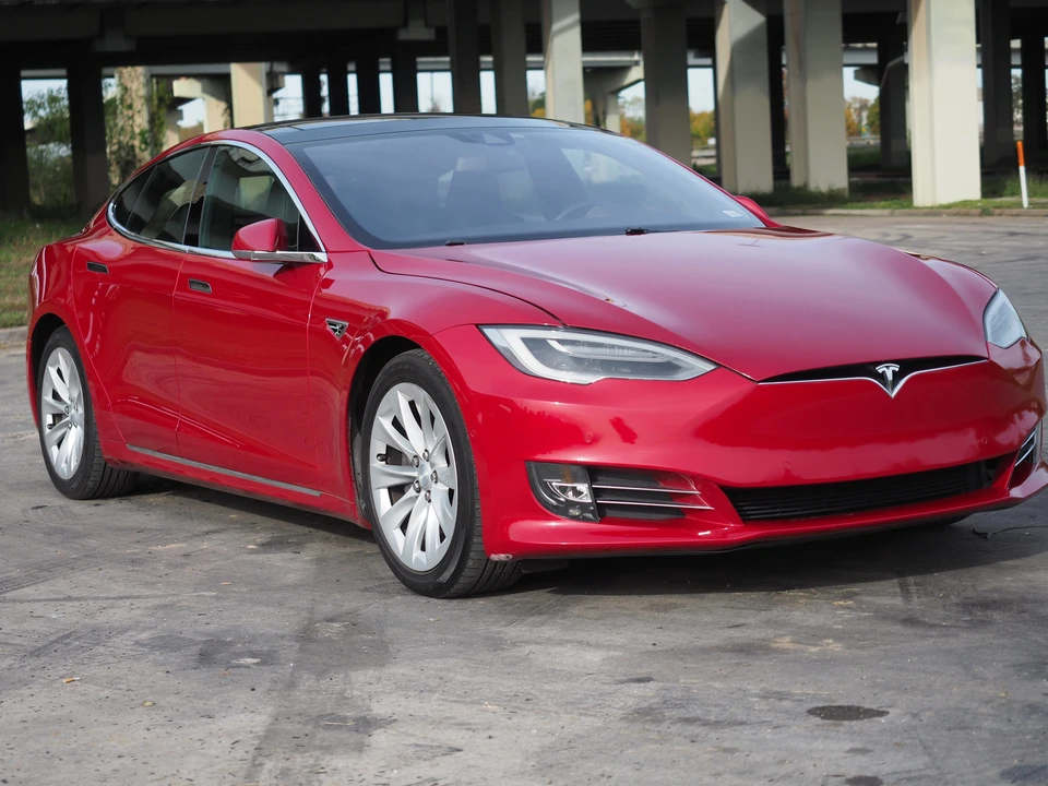 2016 Tesla Model S - Image 31 of 31