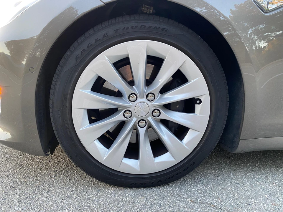 2016 Tesla Model S - Image 18 of 31