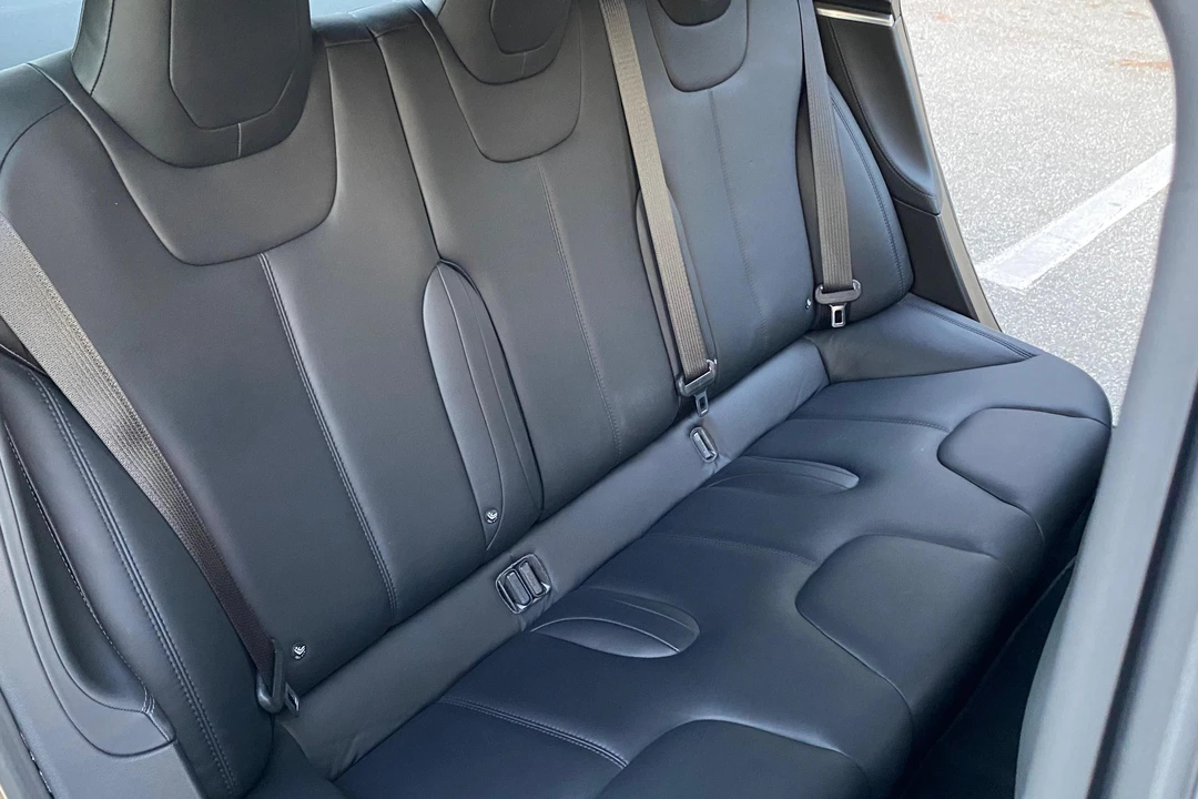 2016 Tesla Model S - Image 24 of 31